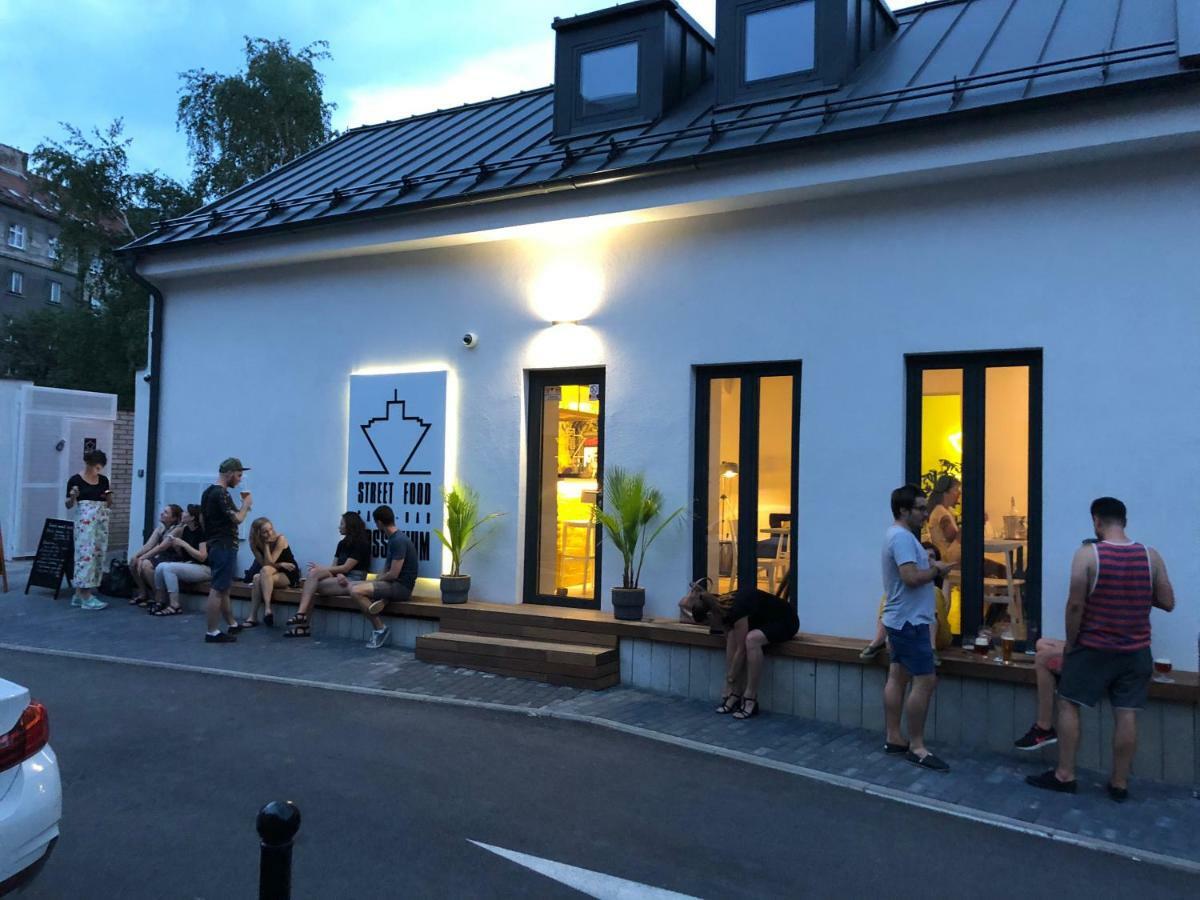 Street Food Possonium Apartments Bratislava Ngoại thất bức ảnh