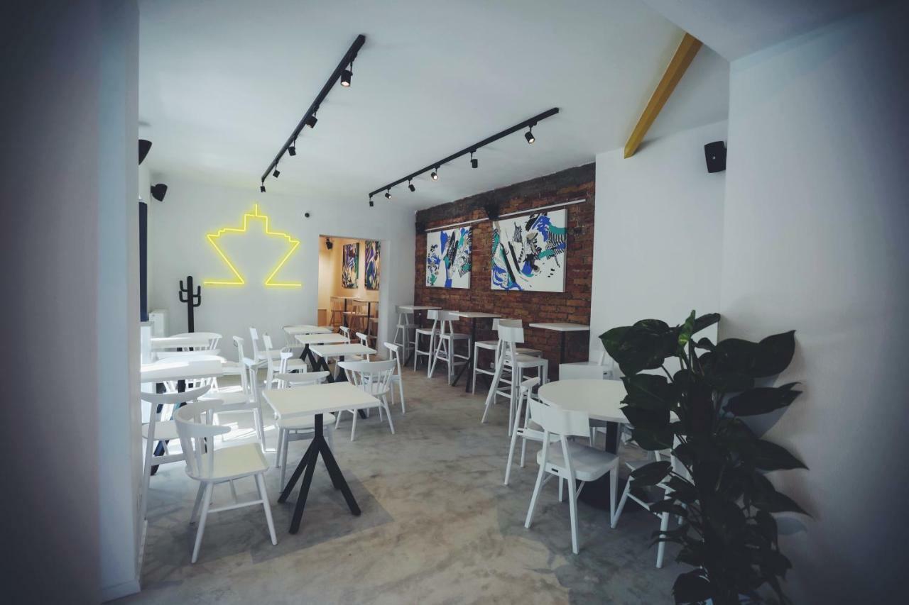 Street Food Possonium Apartments Bratislava Ngoại thất bức ảnh